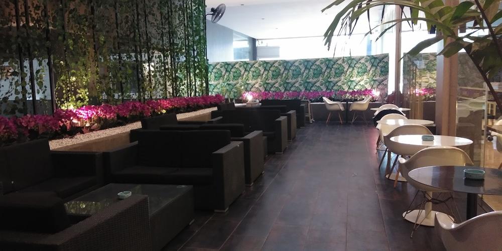 The Premiere Hotel Pekanbaru Exterior foto